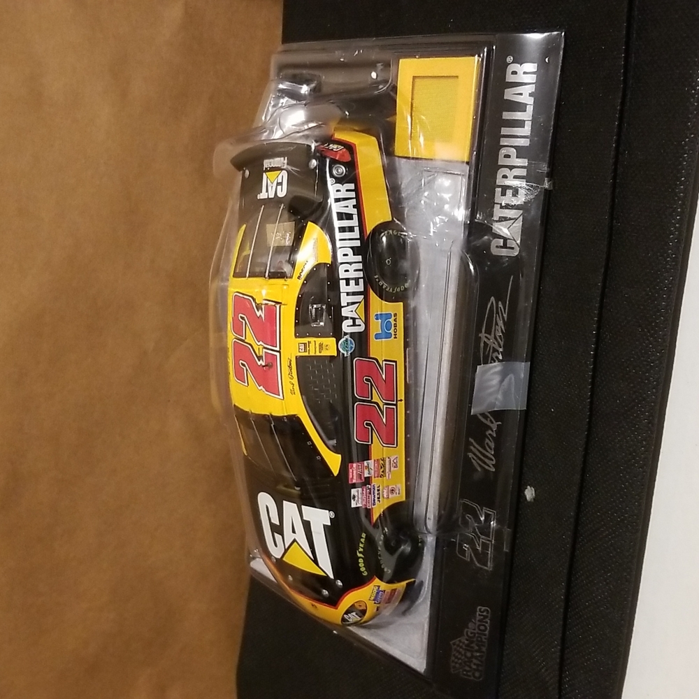 Ward Burton #22 CATERPILLAR Racing Champions Chase the Race